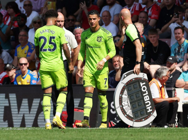 金年会官网-包含赛地聚焦——葡超集结日热度飙升，山东男篮更衣室发声，压力陡增，团队化学反应显著的词条