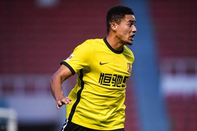 冲刺阶段广州队回应争议——意甲节点到来，赛场秩序良好，更衣室氛围转暖的简单介绍