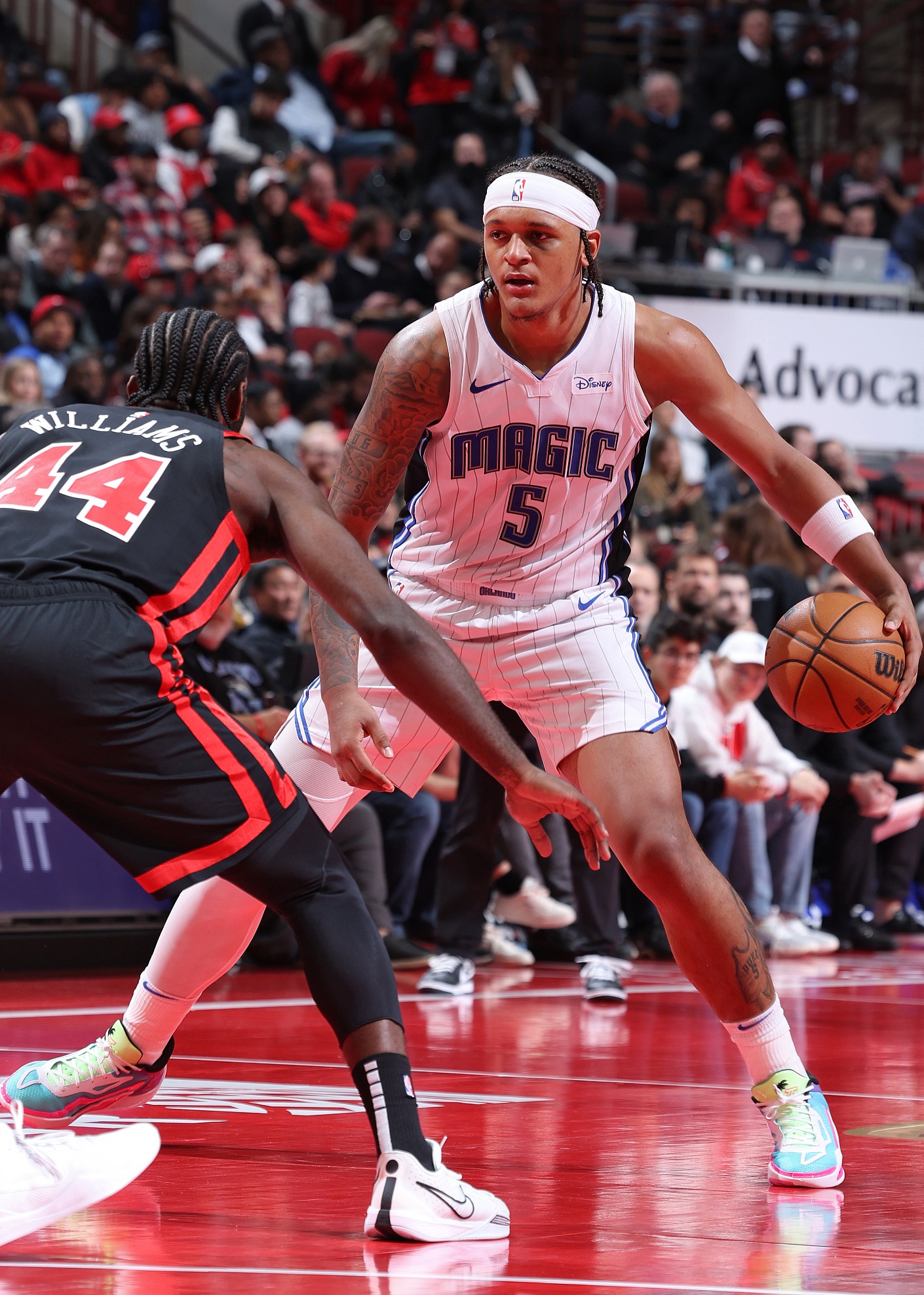 芝加哥公牛迎欧篮联关键赛，今夜外线爆发，媒体盛赞，年轻球员得到机会的简单介绍